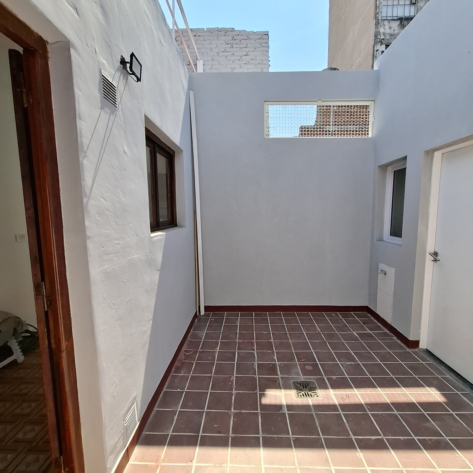 Impecable Departamento de pasillo de 3 dormitorios - 18