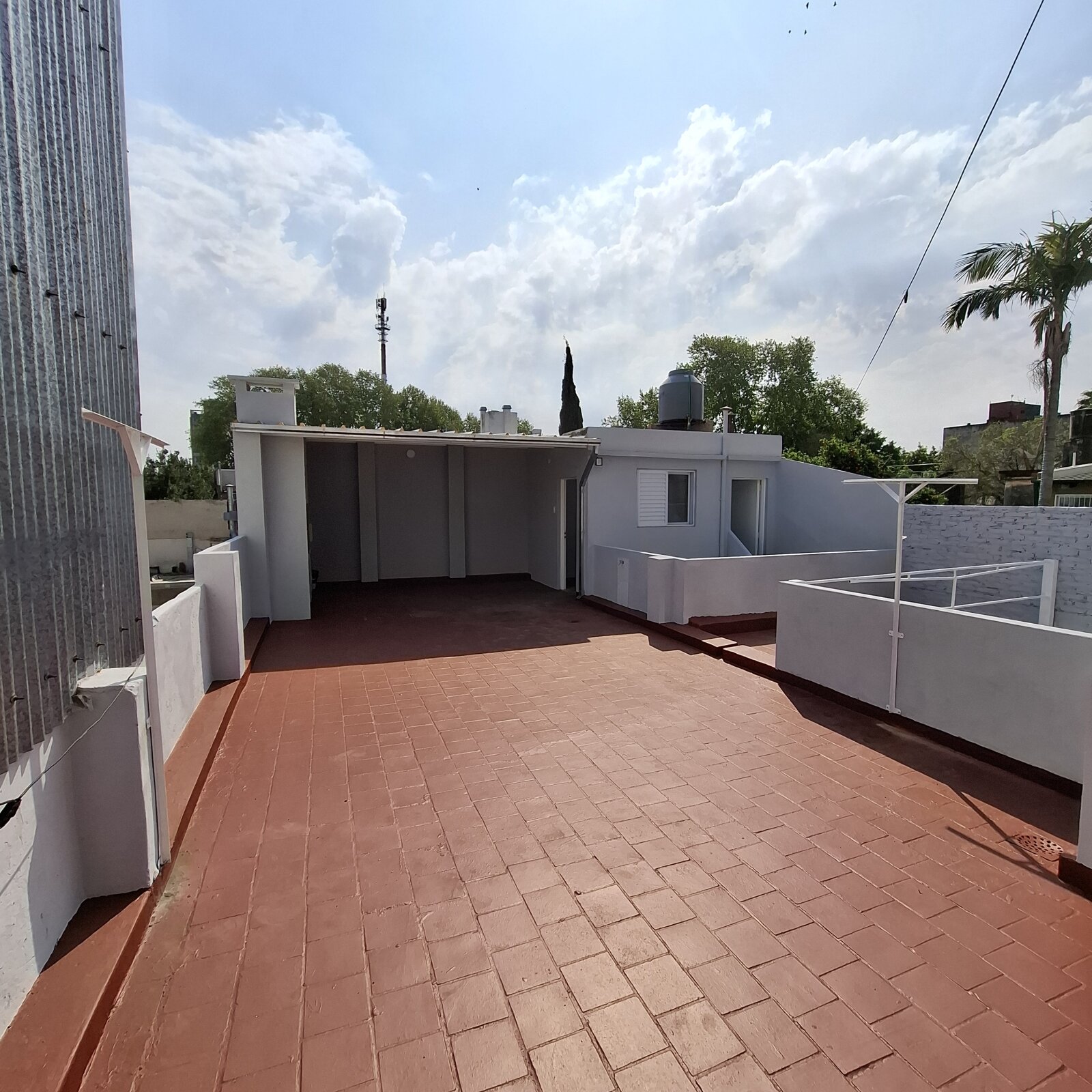 Impecable Departamento de pasillo de 3 dormitorios - 29