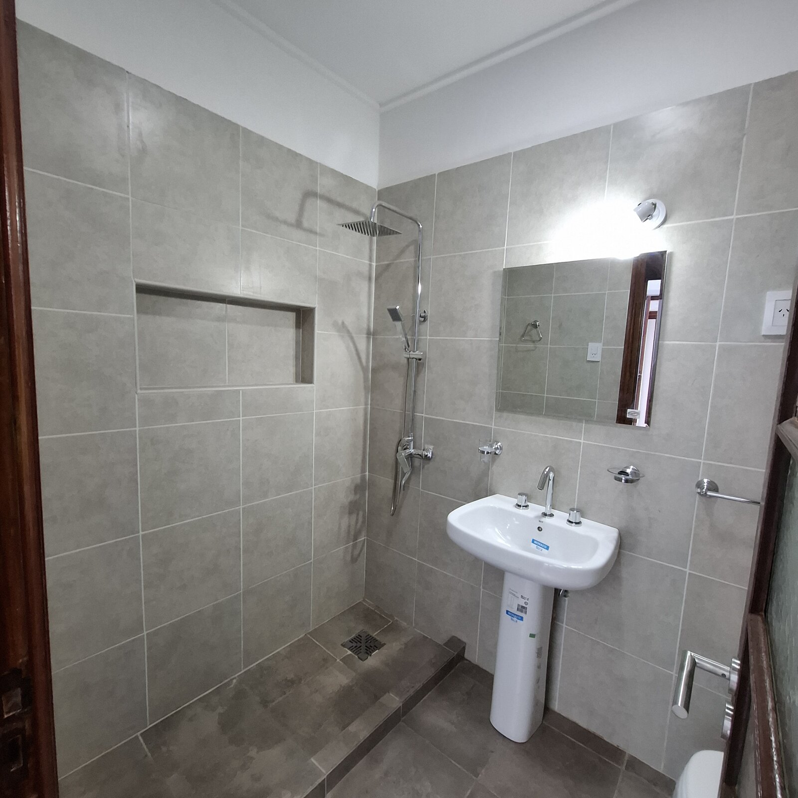 Impecable Departamento de pasillo de 3 dormitorios - 16