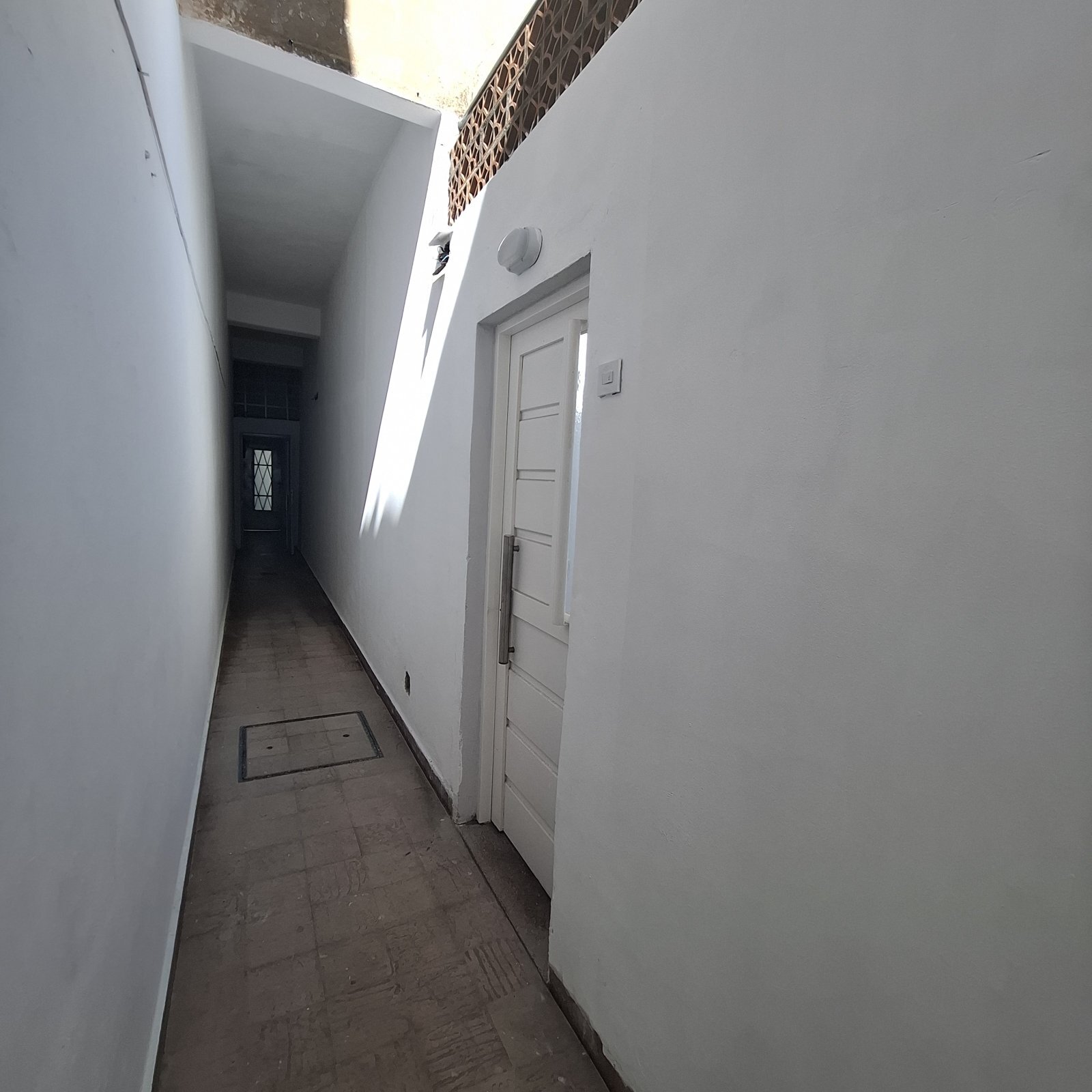 Impecable Departamento de pasillo de 3 dormitorios - 32
