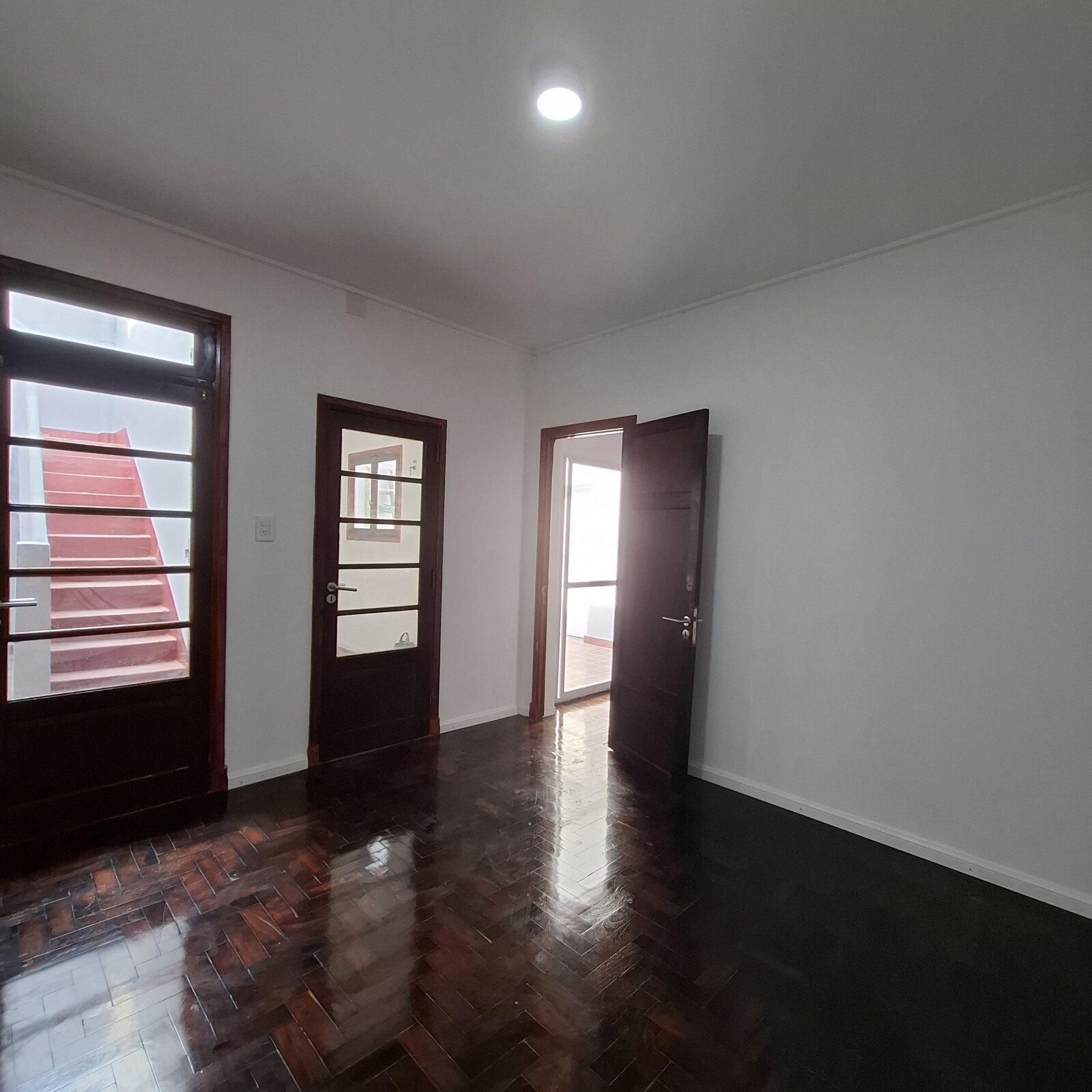 Impecable Departamento de pasillo de 3 dormitorios — foto 3