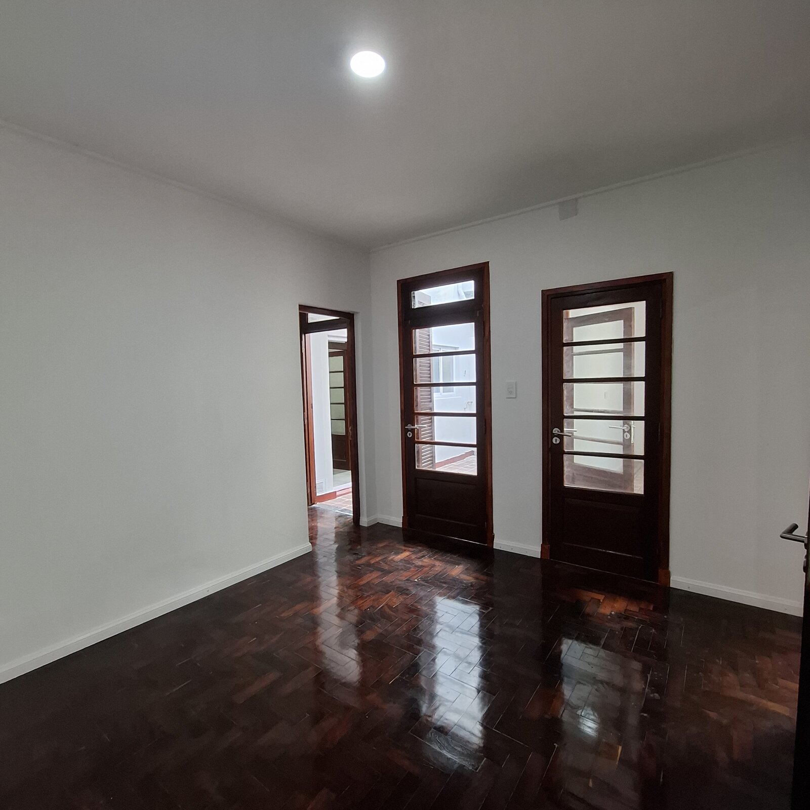 Impecable Departamento de pasillo de 3 dormitorios — foto 2