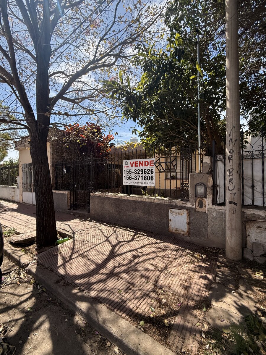 A mts de Richieri y Javier Diaz Casa 4 dormitorios