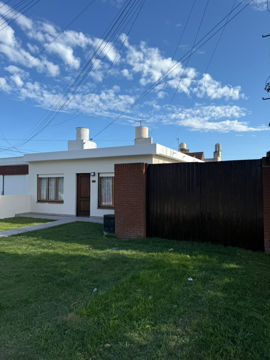 Casa 3 Ambientes con Jardin, Barrio el Gaucho — foto 2