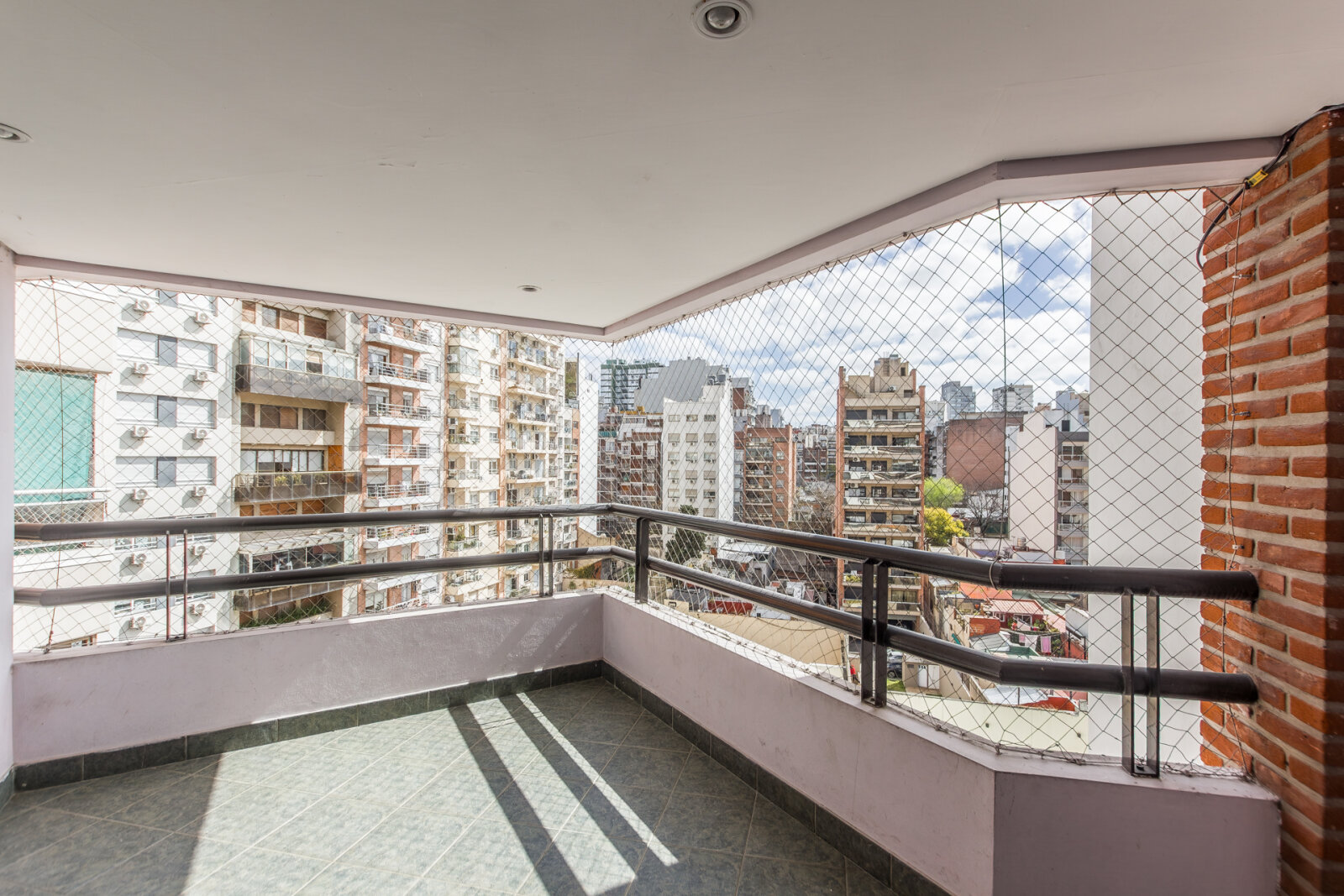 Departamento semipiso, cuatro ambientes, dos balcones Av. Pedro Goyena 800, Caballito, CABA