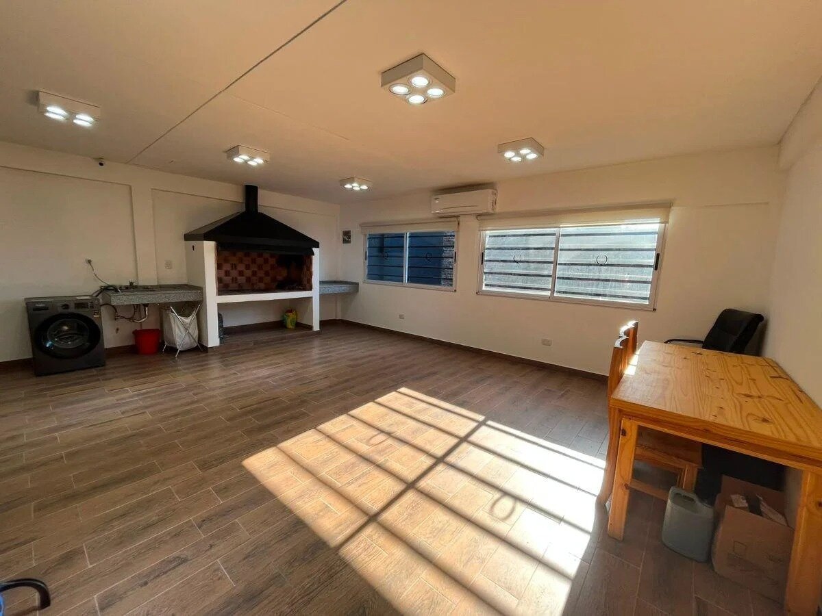 Mataderos, Cosquín 2400, 332m², 4 baños, Edificio de 2 Plantas, Alquiler $ 4.500.000 - 4