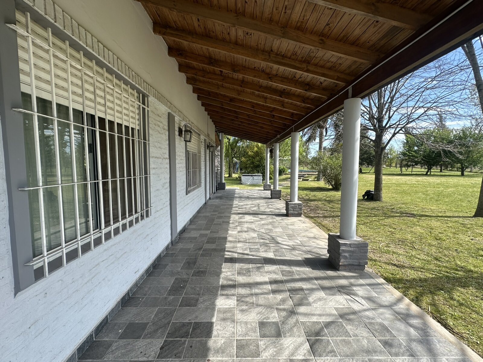 CASA QUINTA DE 2.680 M² CON PILETA – LOS OMBÚES, F. VARELA — foto 4