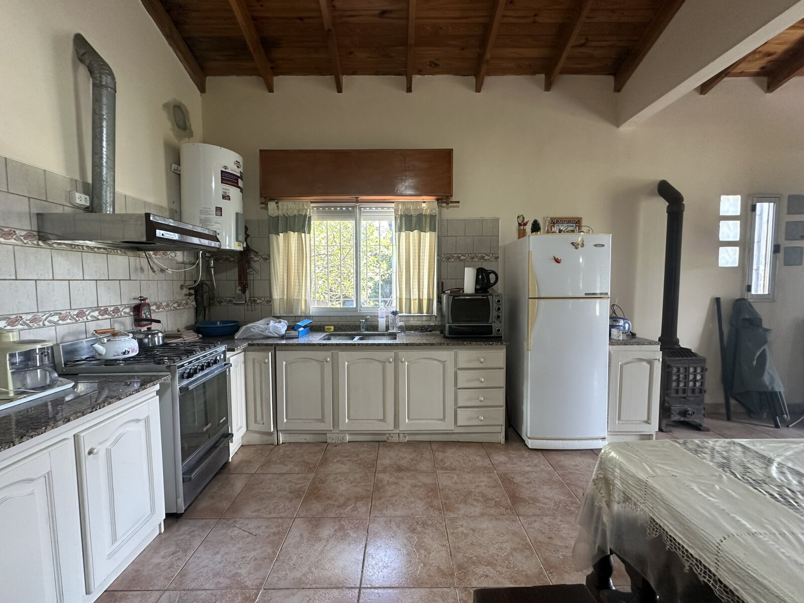 CASA QUINTA DE 2.680 M² CON PILETA – LOS OMBÚES, F. VARELA - 16