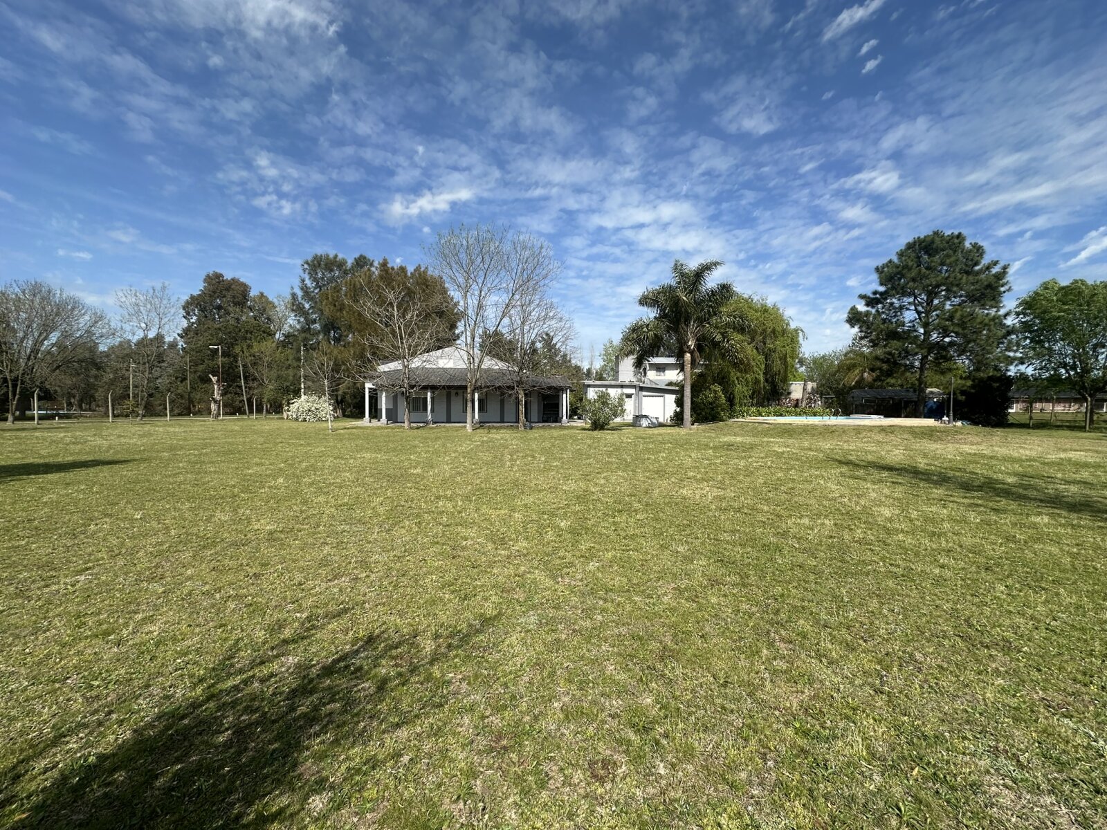 CASA QUINTA DE 2.680 M² CON PILETA – LOS OMBÚES, F. VARELA - 35