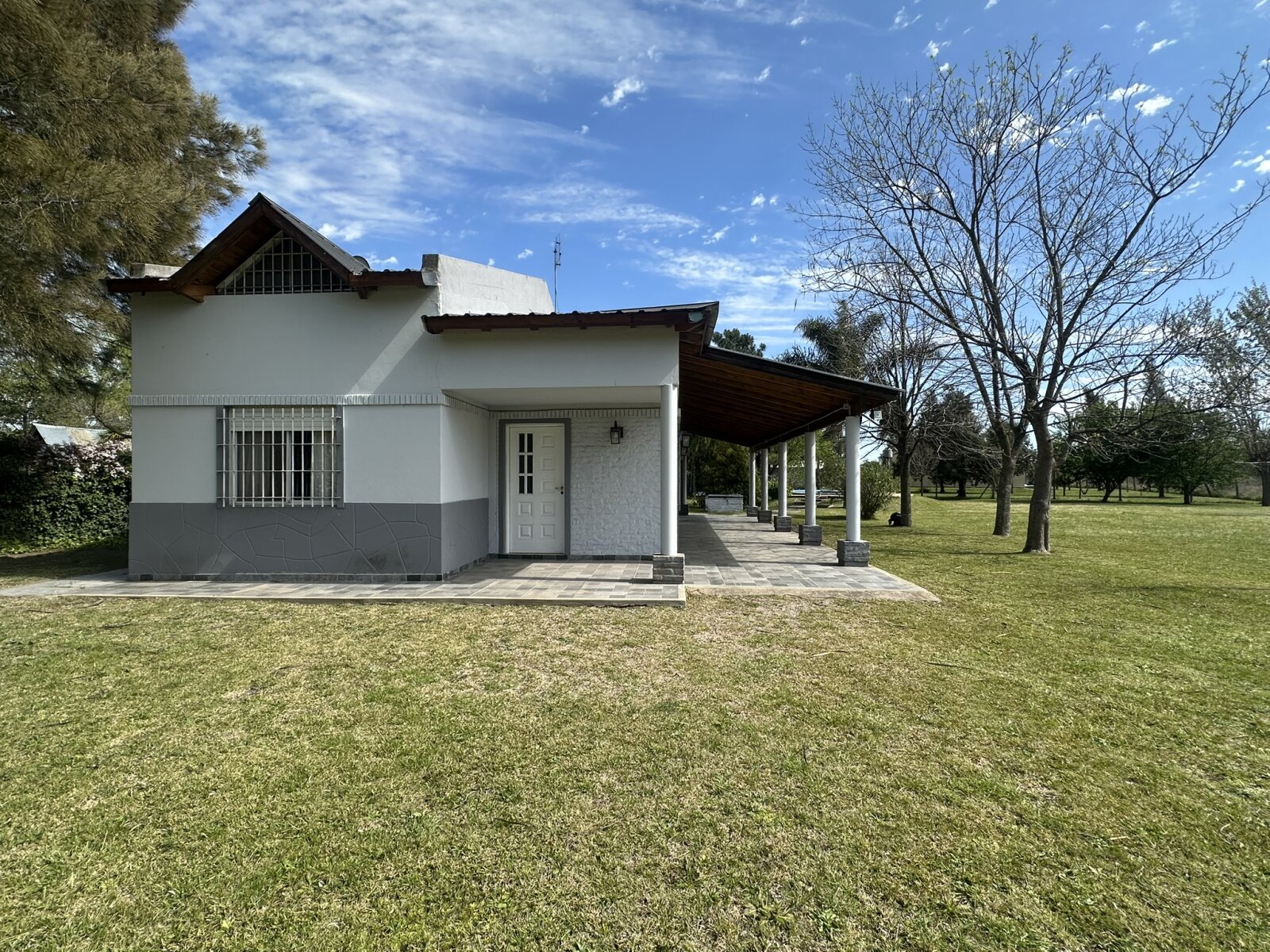 CASA QUINTA DE 2.680 M² CON PILETA – LOS OMBÚES, F. VARELA — foto 2