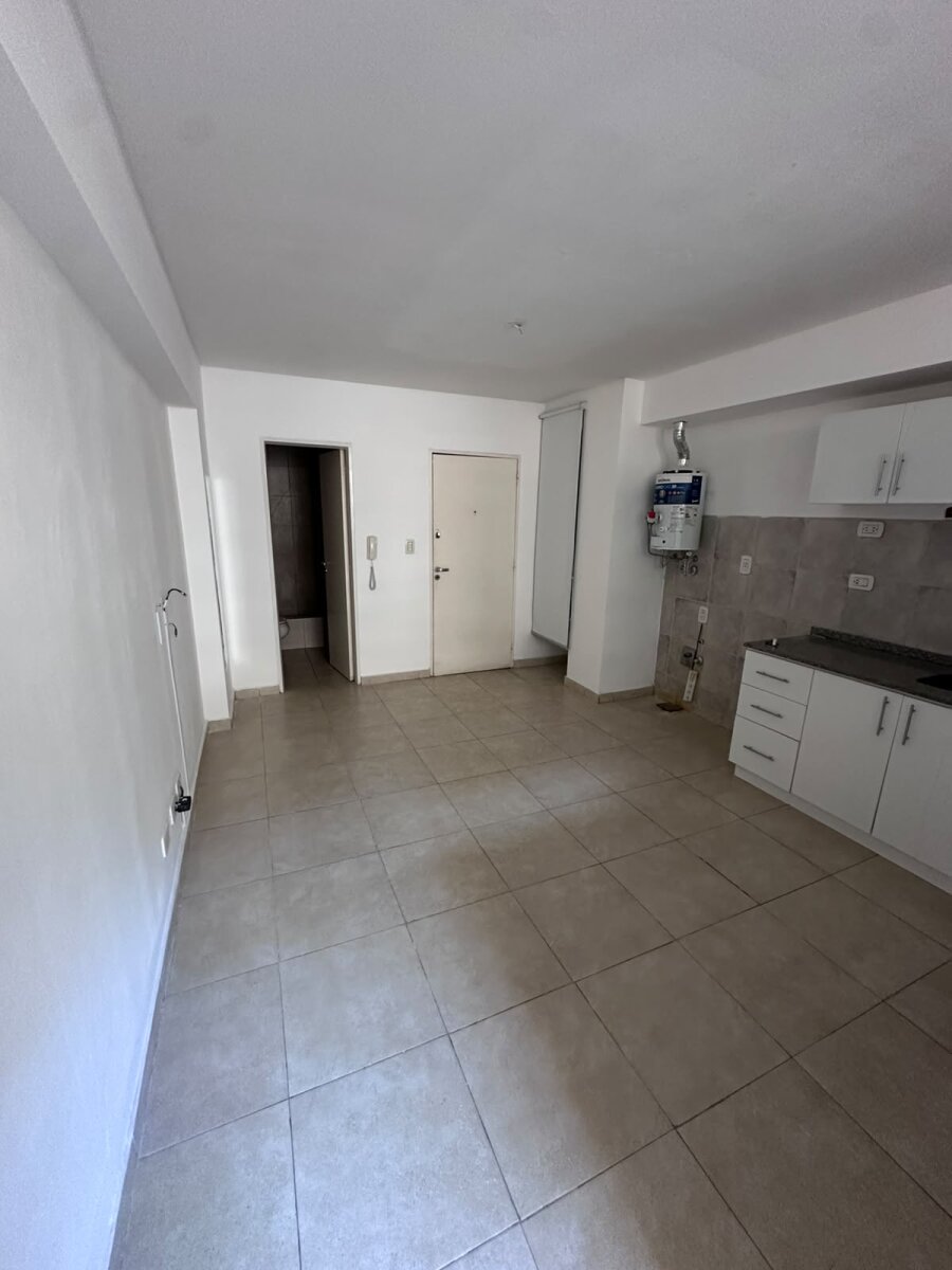 ALQUILER MONOAMBIENTE CON DIVISIÓN CENTRO — foto 3