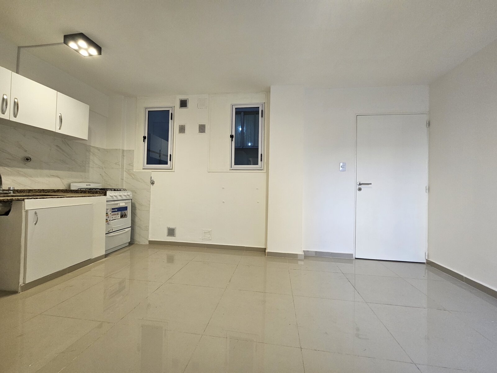Departameno Renovado - un dormitorio en Muy bien ubicado — foto 12