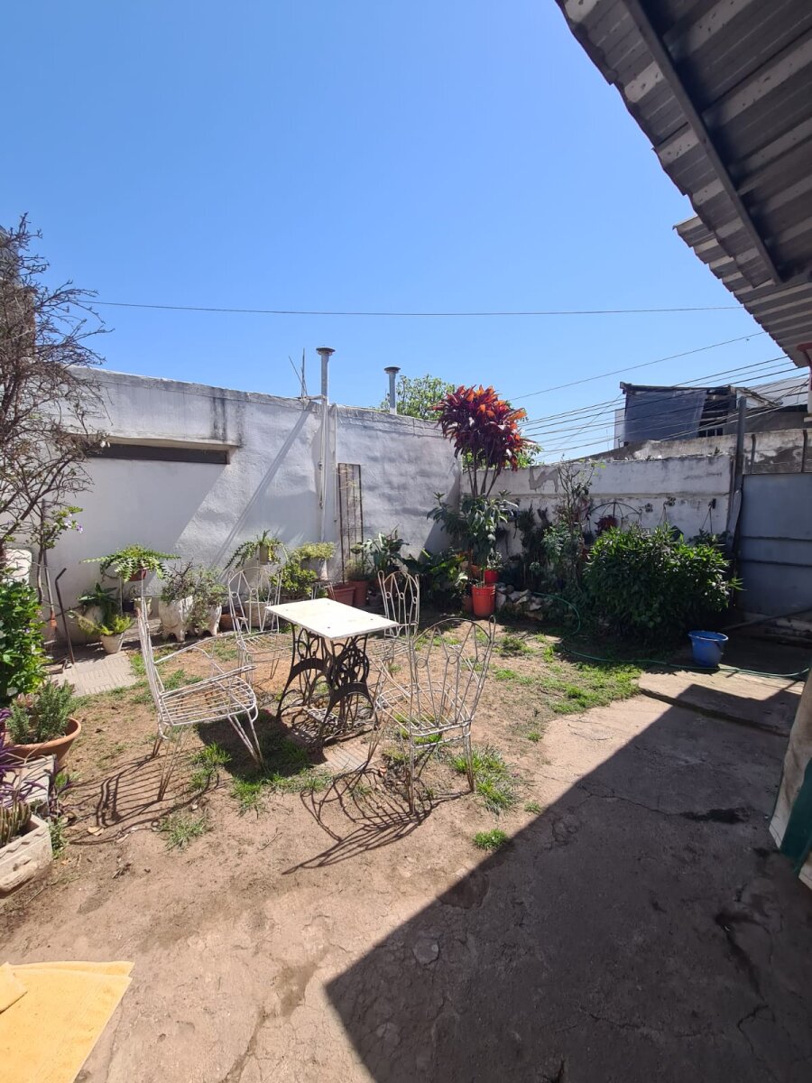 Casa en Venta de 2 dorm. en Alberdi+Departamento interno 2 dorm. — foto 11