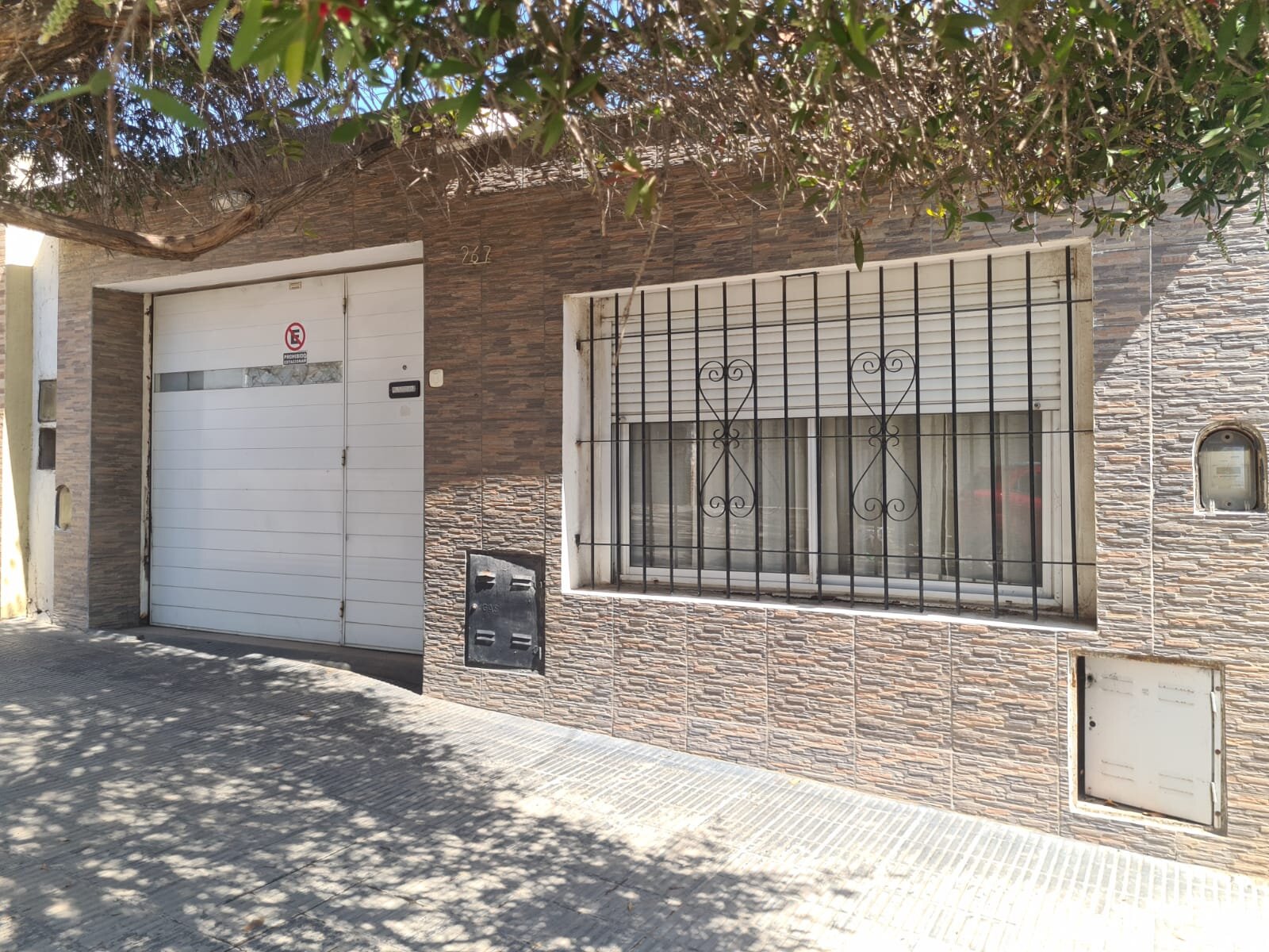 Casa en Venta de 2 dorm. en Alberdi+Departamento interno 2 dorm.
