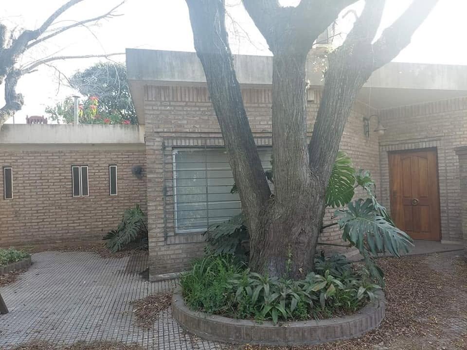 CASA DE 4 DORMITORIOS VISTA FRANCA AL RIO — foto 2