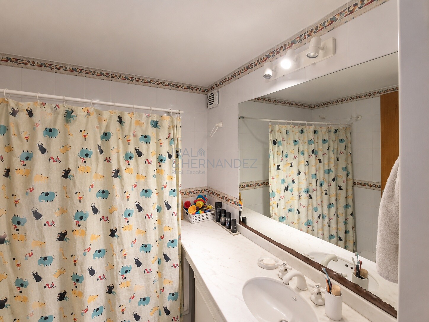 Alquiler Piso 4 Ambientes C/Dependencia y lavadero | 150m² | Suite, 2 Cocheras y Baulera | Núñez - 25