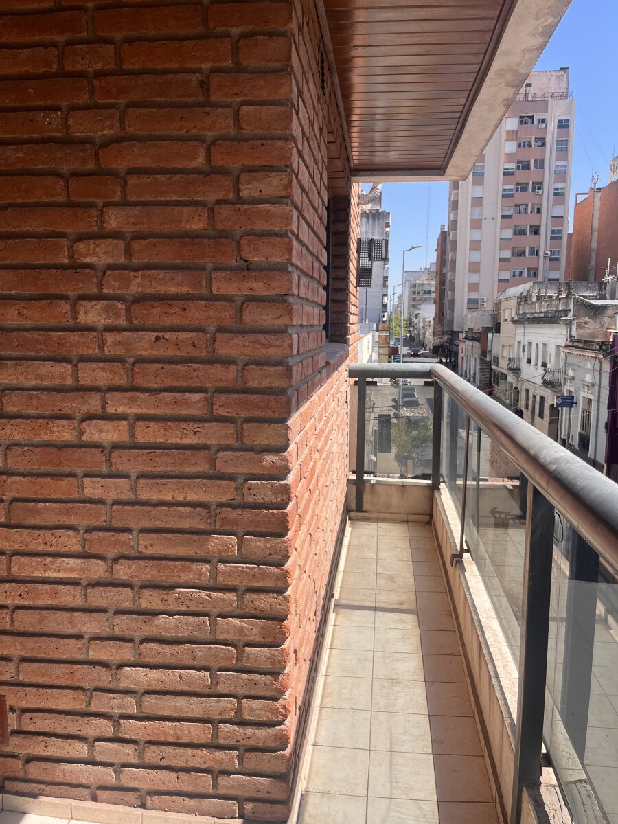 ALQUILER DOS DOMITORIOS CON BALCON. B° CENTRO - Imagen 2