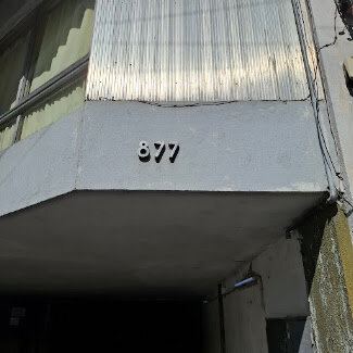 Amplia Cochera Céntrica Maipu 800 tercer piso con ascensor — foto 3
