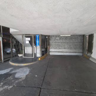 Amplia Cochera Céntrica Maipu 800 tercer piso con ascensor — foto 2