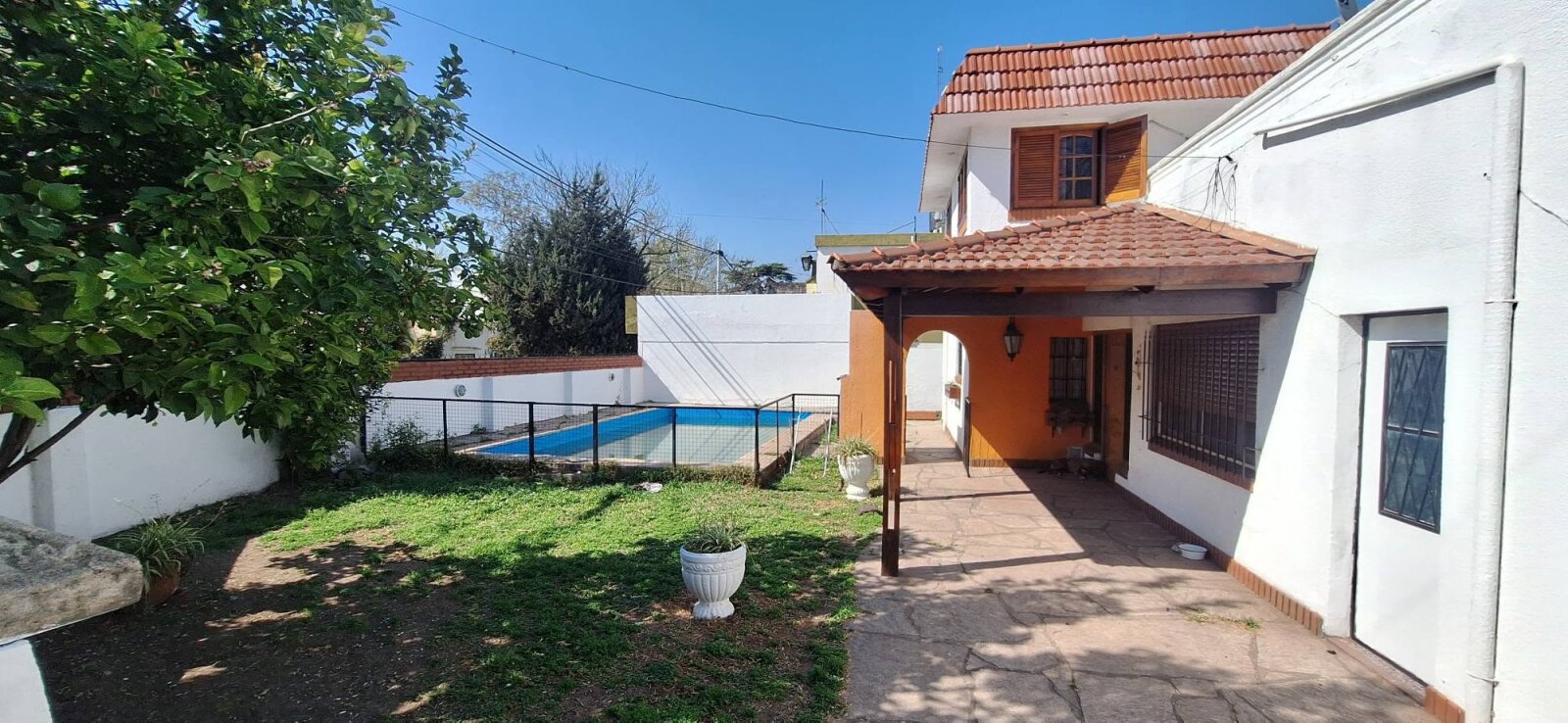CASA DE 3 DORMITORIOS EN ALBERDI — foto 2