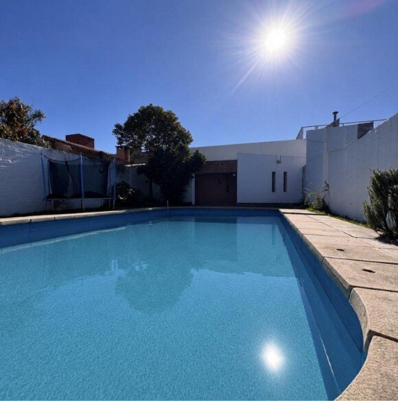 CASA 3 DORMITORIOS, ESCRITORIO, PISCINA, QUINCHO. ALTOS DE VILLA CABRERA - Imagen 16