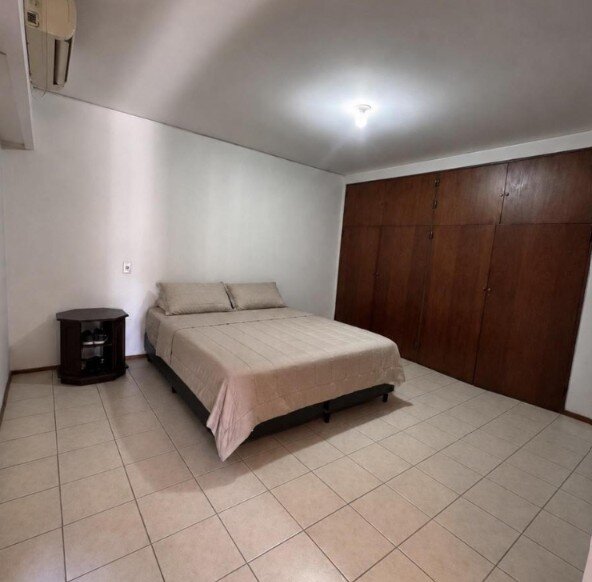 CASA 3 DORMITORIOS, ESCRITORIO, PISCINA, QUINCHO. ALTOS DE VILLA CABRERA - Imagen 10