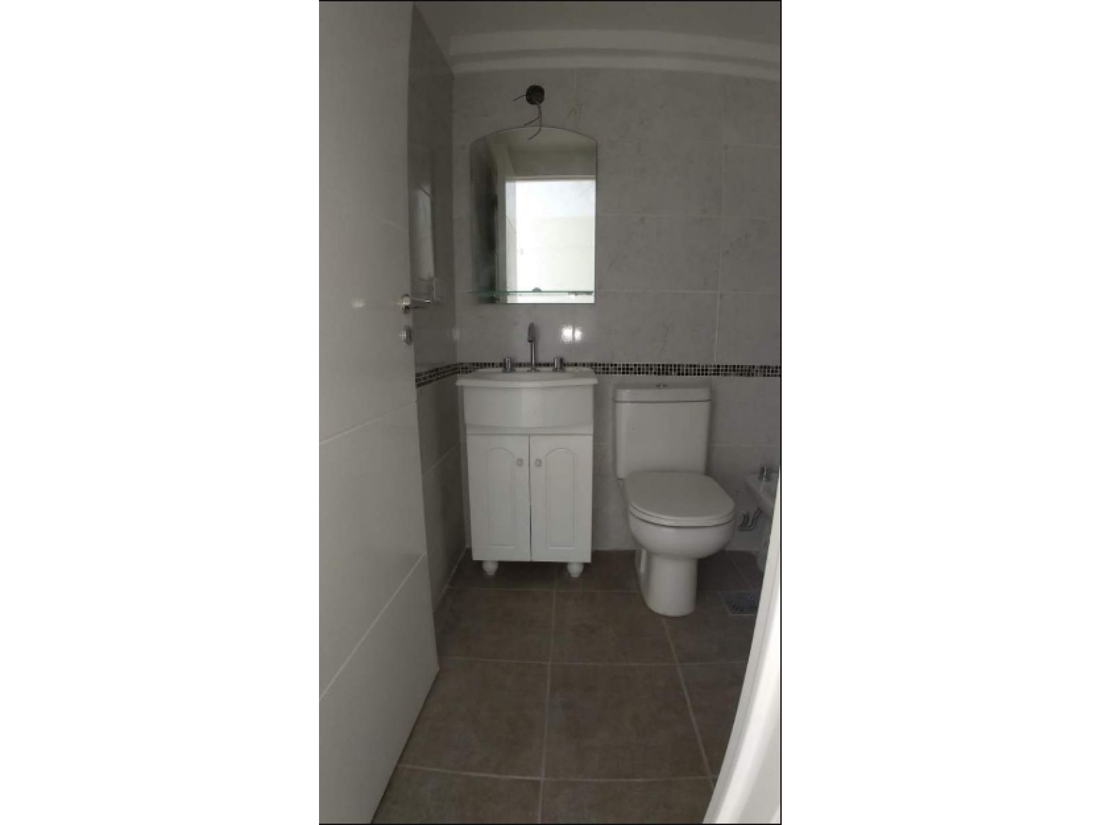 ALQUILER UN DORM EN SUBSUELO CON PATIO — foto 6