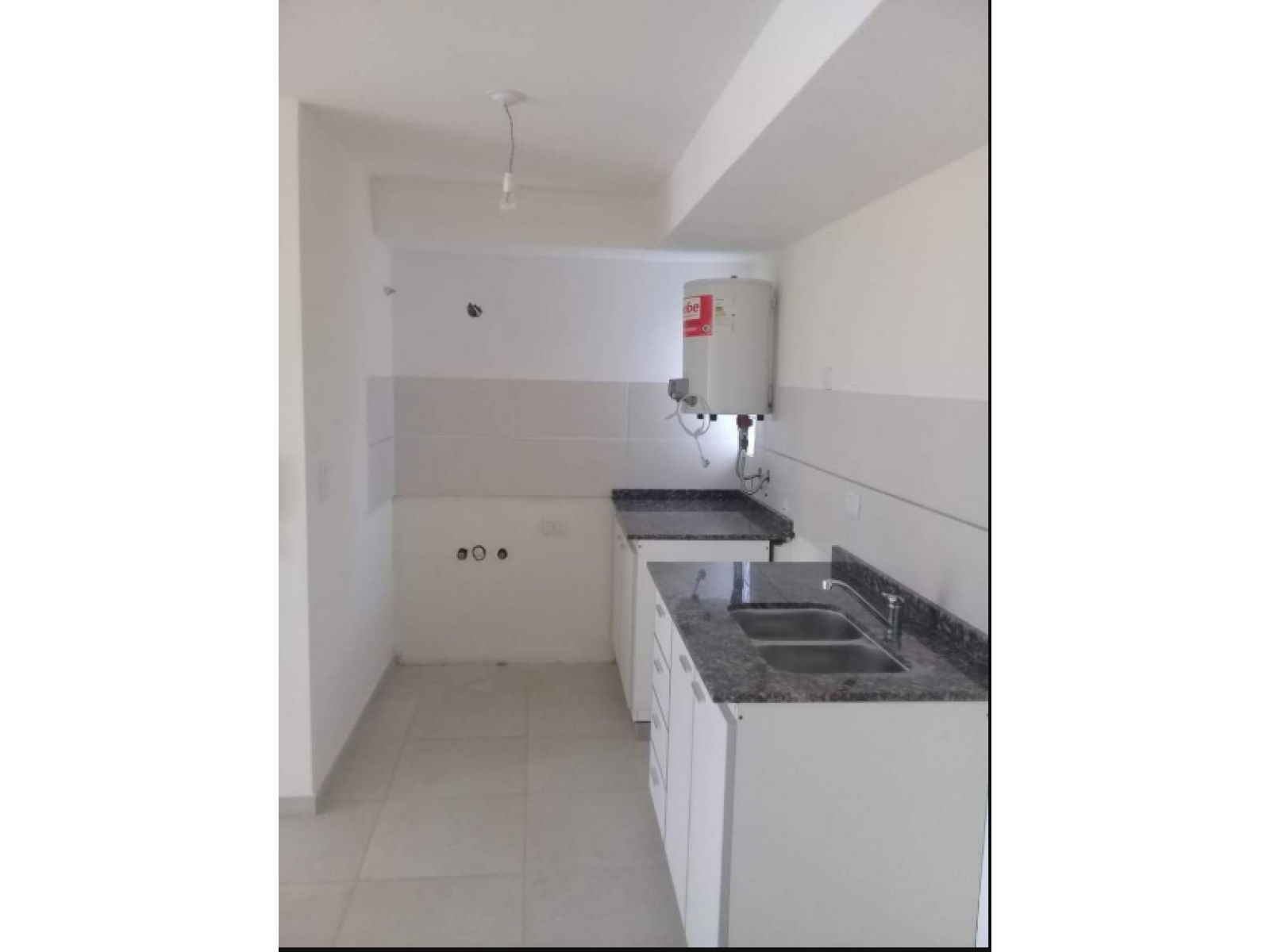 ALQUILER UN DORM EN SUBSUELO CON PATIO — foto 2