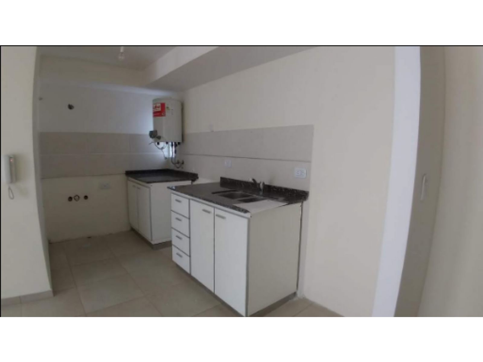 ALQUILER UN DORM EN SUBSUELO CON PATIO — foto 3
