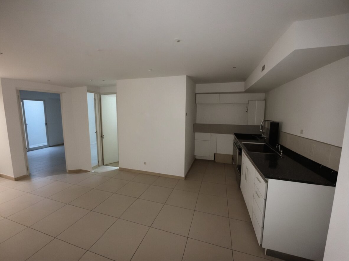 ALQUILER UN DORM EN SUBSUELO CON PATIO