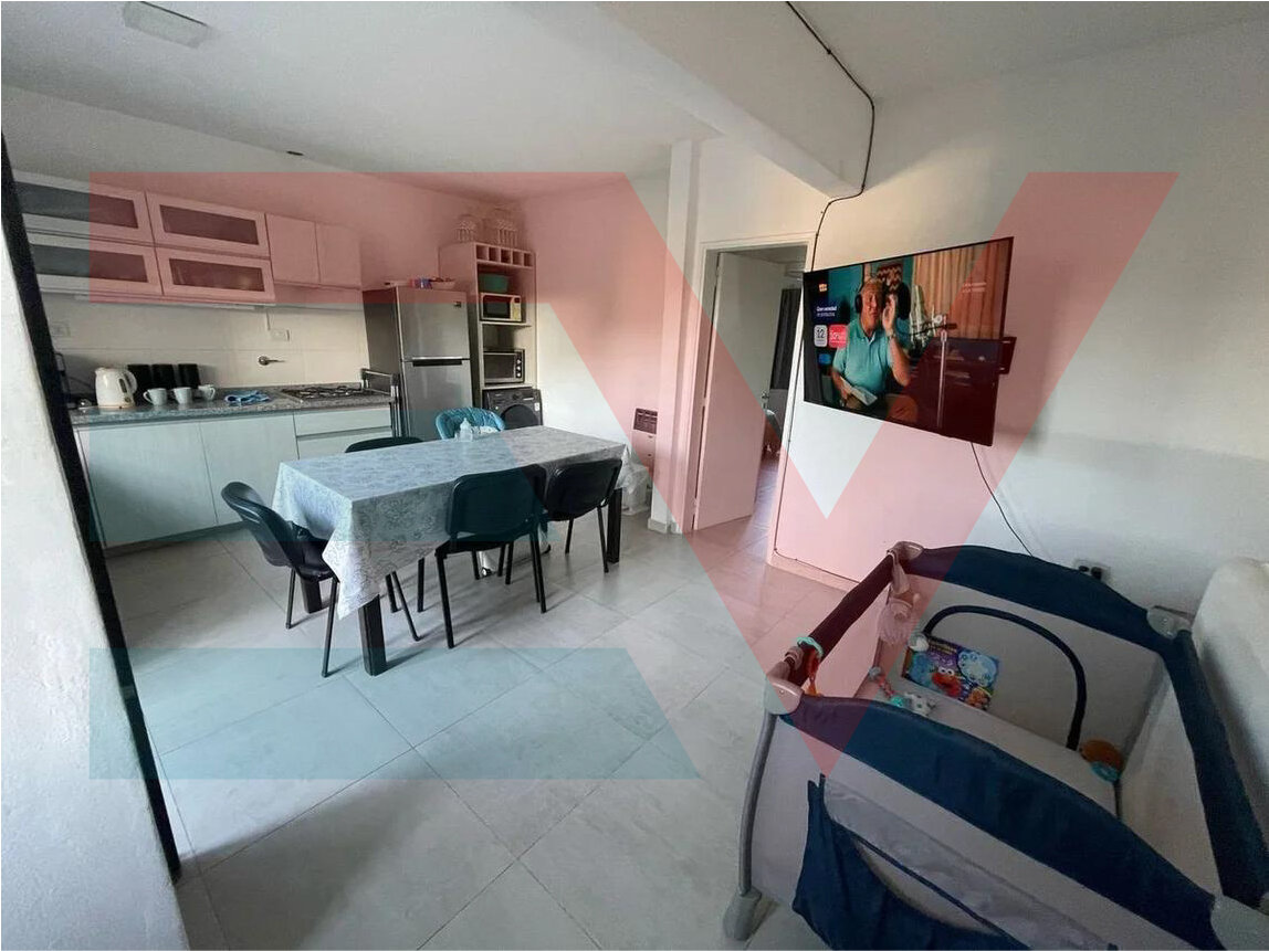 VENTA. B° PUEYRREDON. EXC UBICACION. CASA 2 DORM 2 BAÑOS + GARAGE — foto 2