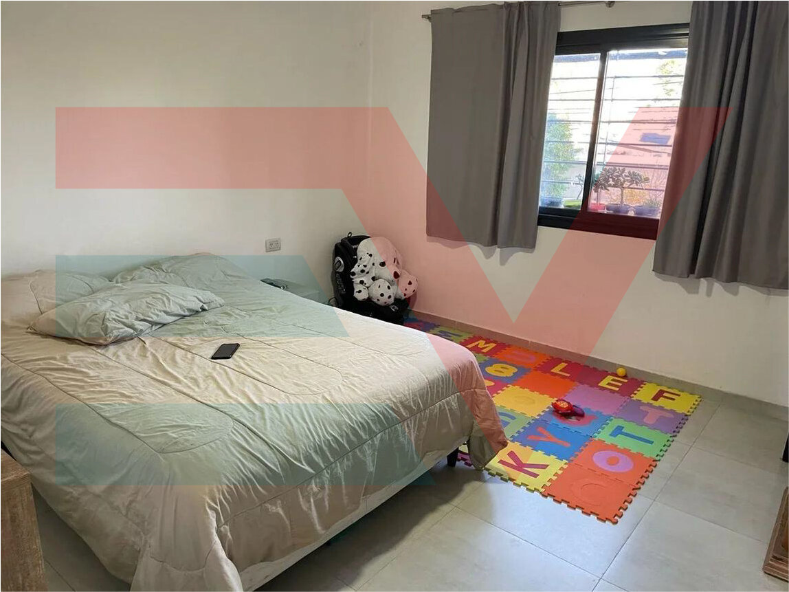 VENTA. B° PUEYRREDON. EXC UBICACION. CASA 2 DORM 2 BAÑOS + GARAGE — foto 4