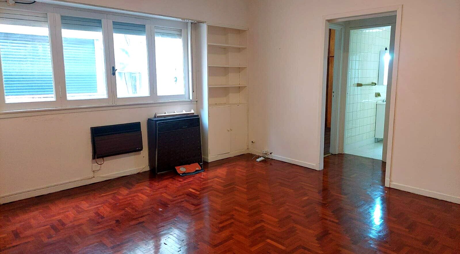 ALMAGRO - AMPLIO 3 AMBIENTES - PRIMER PISO POR ESCALERA