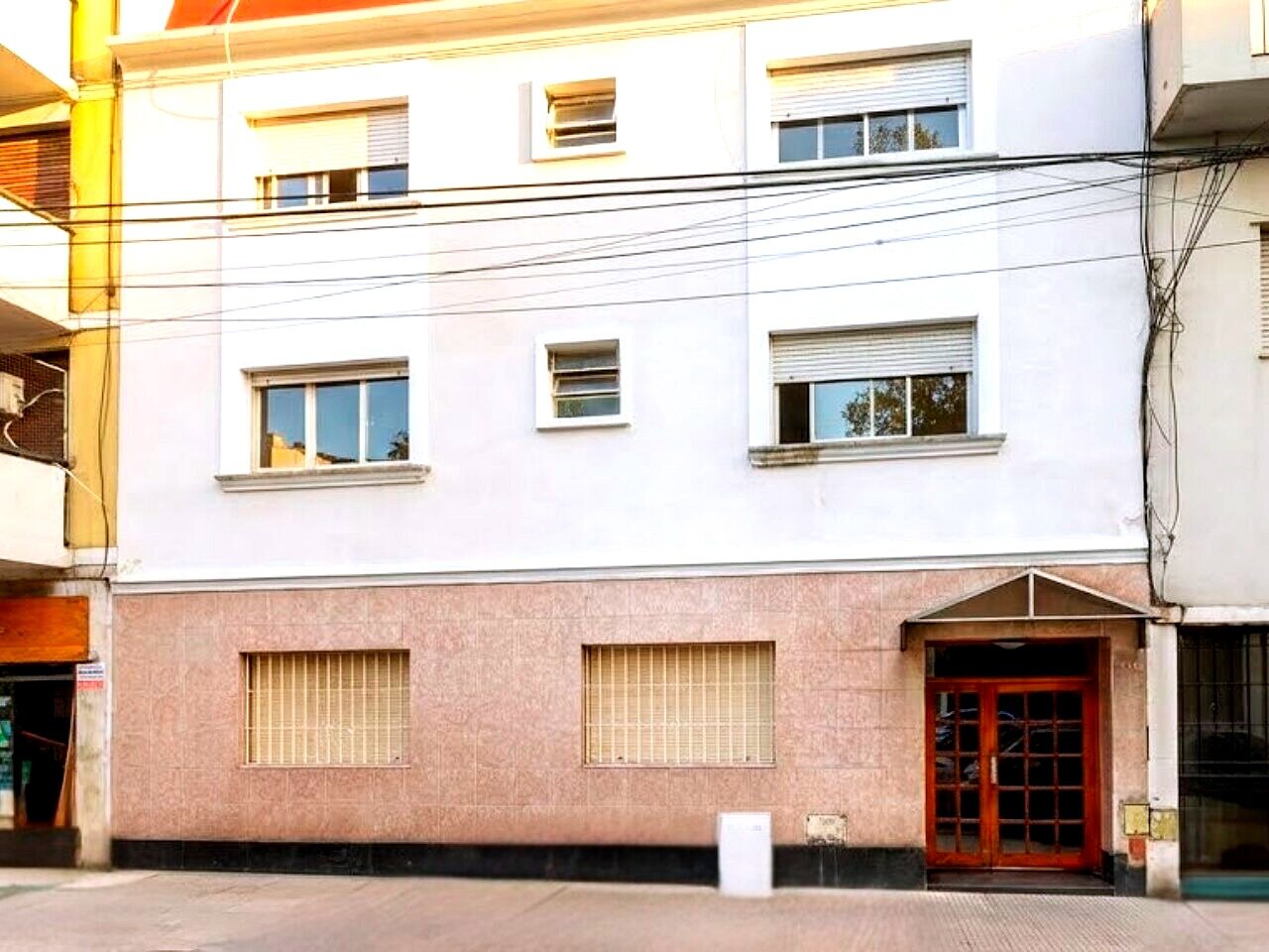 ALMAGRO - AMPLIO 3 AMBIENTES - PRIMER PISO POR ESCALERA