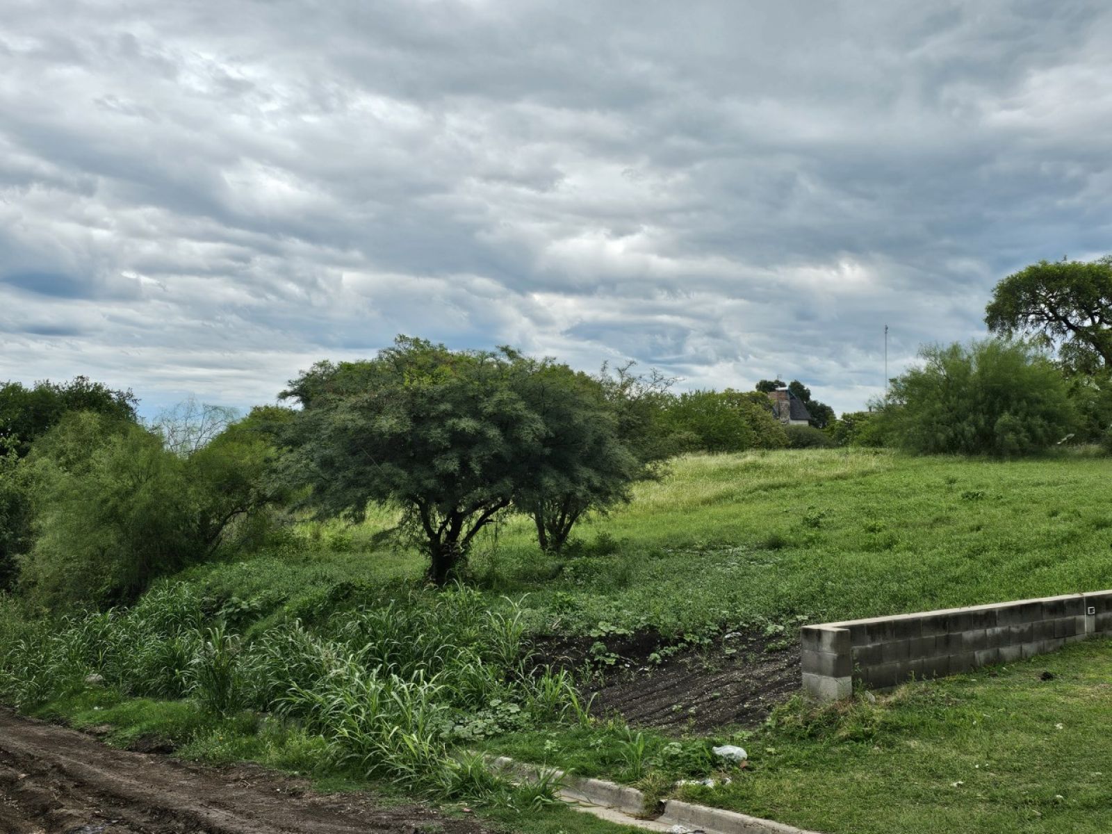 Amplio terreno con vista al rio, Gdor Sola y Bv Moreno — foto 5