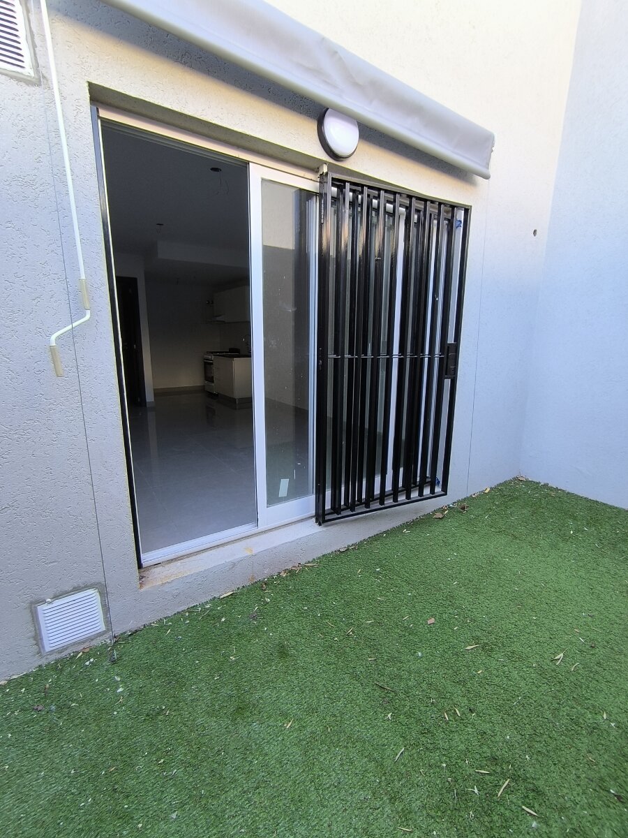 Departamento alquiler Alsina al 400 monoambiente con patio - 8