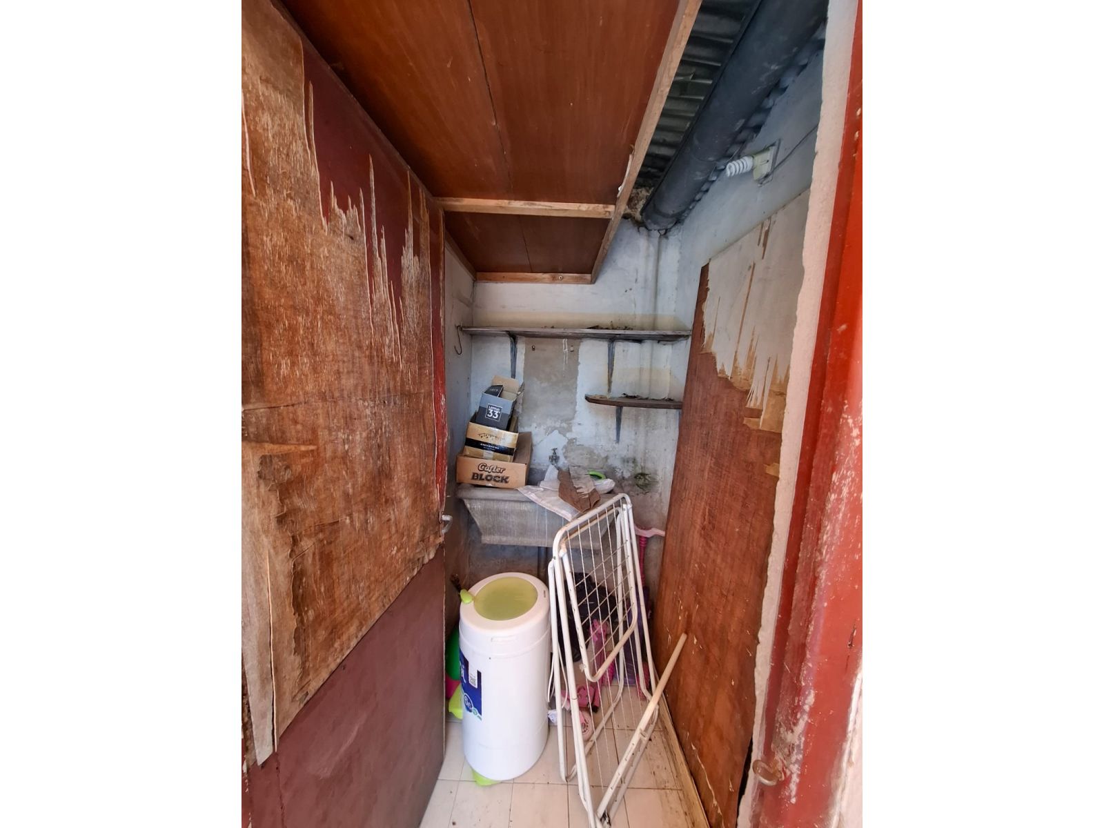 Amplia casa en venta con garaje. Dos casas en una. Apto credito. - 15