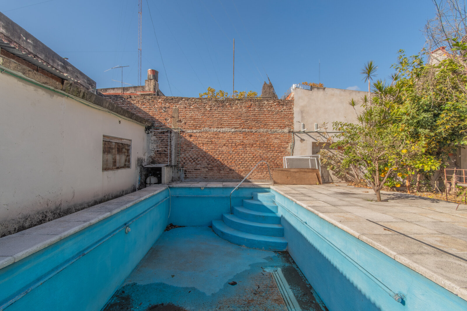 Venta en block. Varias unidades. Posibilidad subdivisión. Ideal inversor. Morón - 17