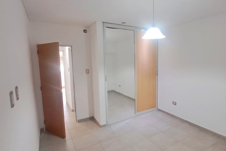 CÓMODA CASA PLANTA ALTA 2 DORMITORIOS AURORA E IRIONDO — foto 9