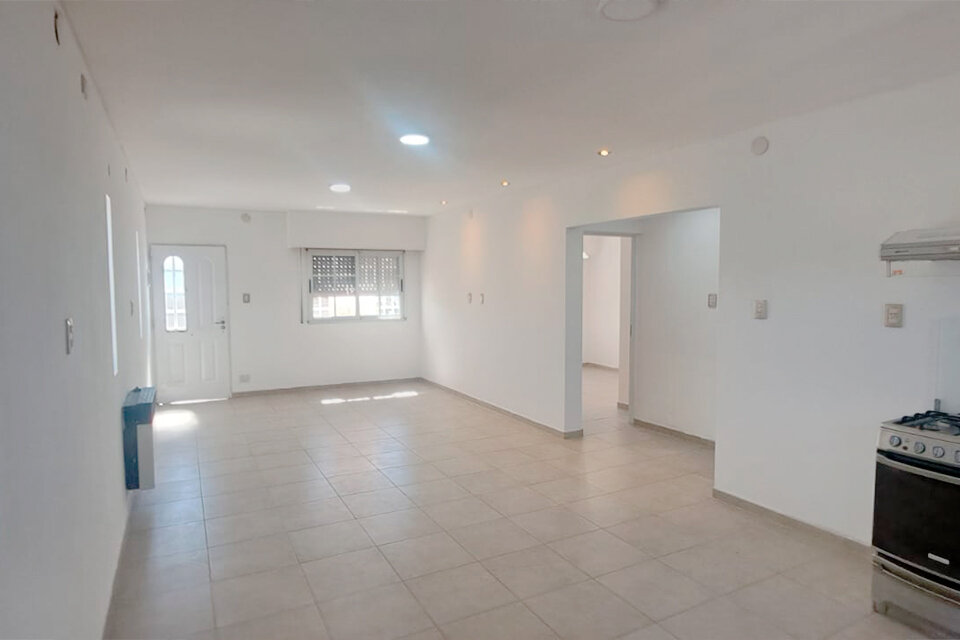 CÓMODA CASA PLANTA ALTA 2 DORMITORIOS AURORA E IRIONDO — foto 4