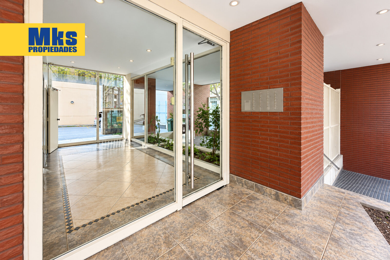 Departamento en venta 3 ambientes. Balcon al contrafrente. Piso alto. Av Montes de Oca. - 25