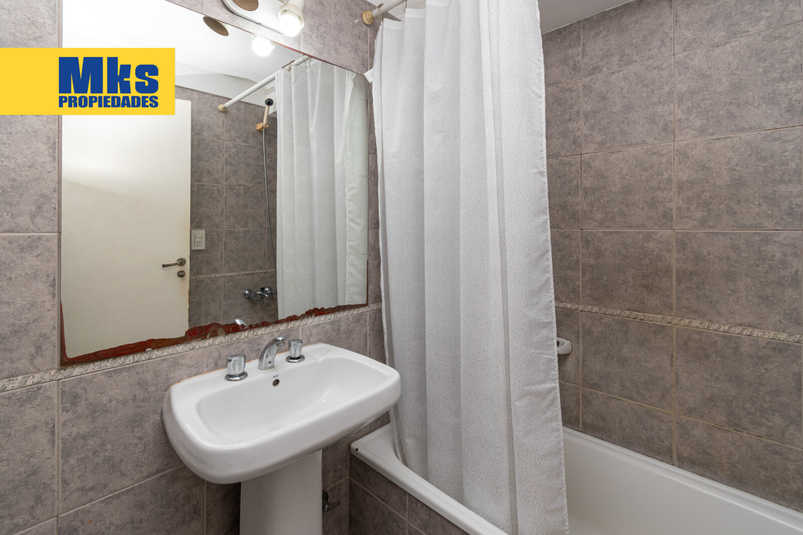 Departamento en venta 3 ambientes. Balcon al contrafrente. Piso alto. Av Montes de Oca. — foto 6