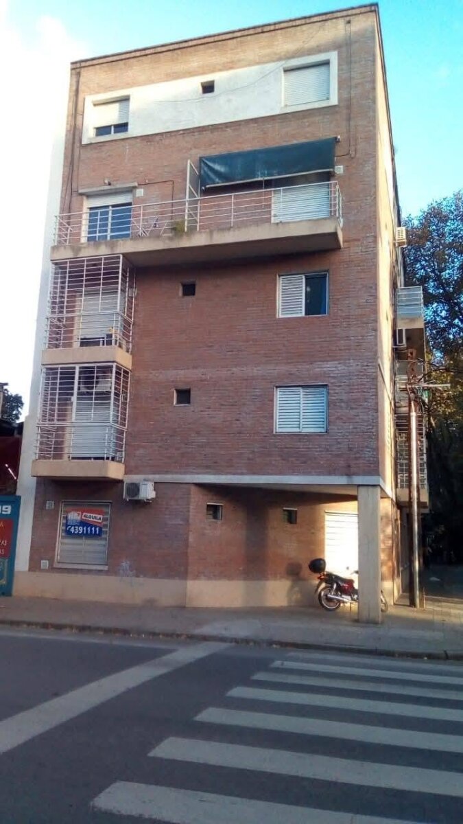 MONOAMBIENTE PLANTA BAJA APTO USO PROFESIONAL