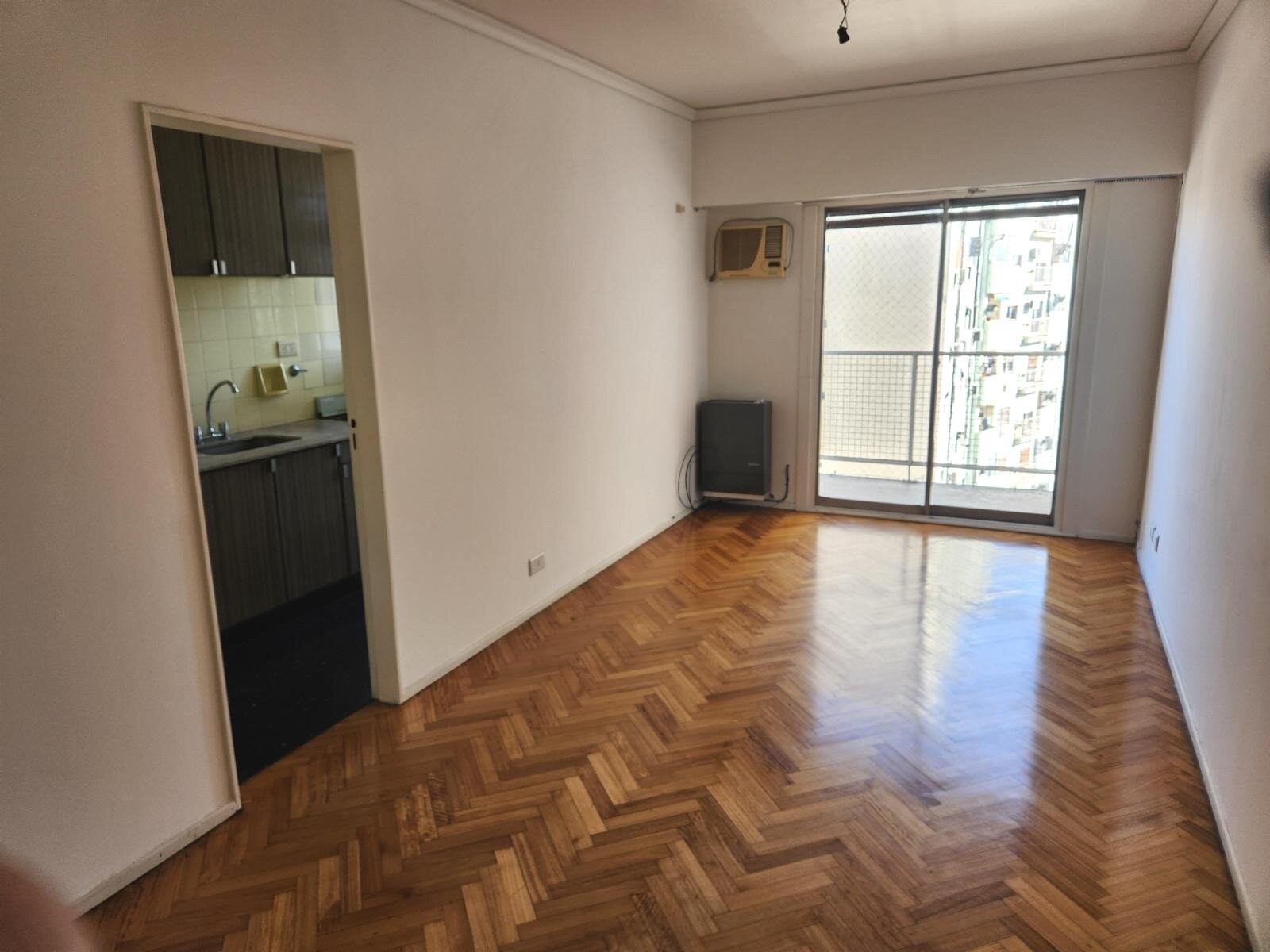 Alquiler departamento de 2 ambientes con balcon en Almagro - 1