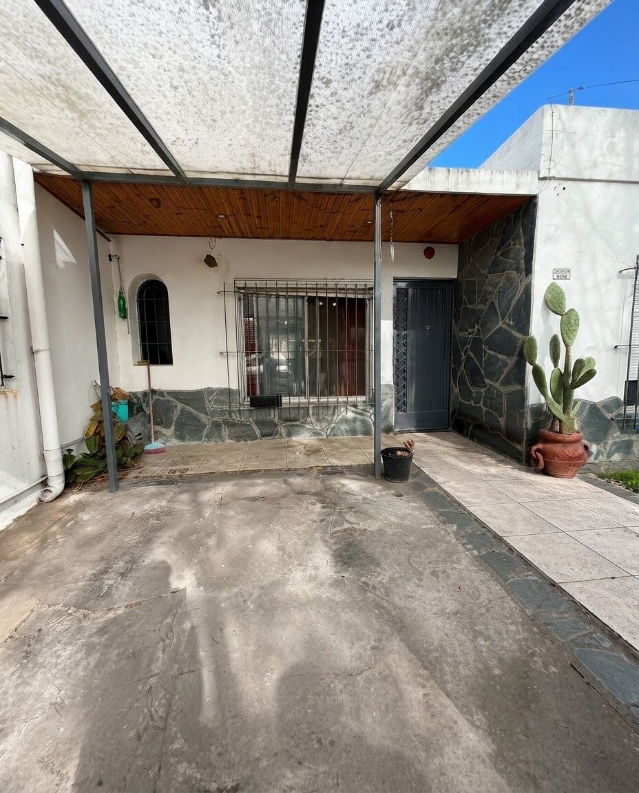 Casa 4 ambientes Villa Luzuriaga — foto 5