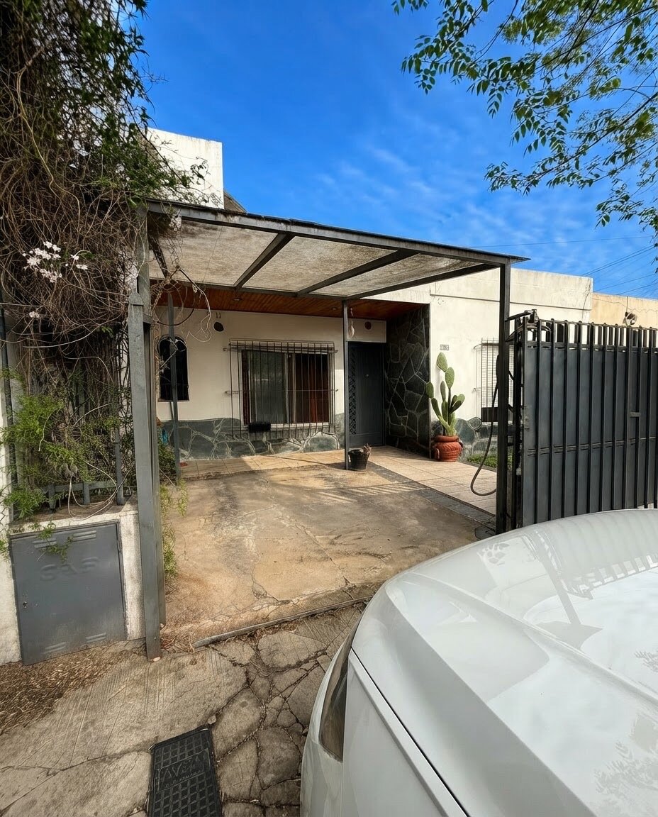 Casa 4 ambientes Villa Luzuriaga — foto 3