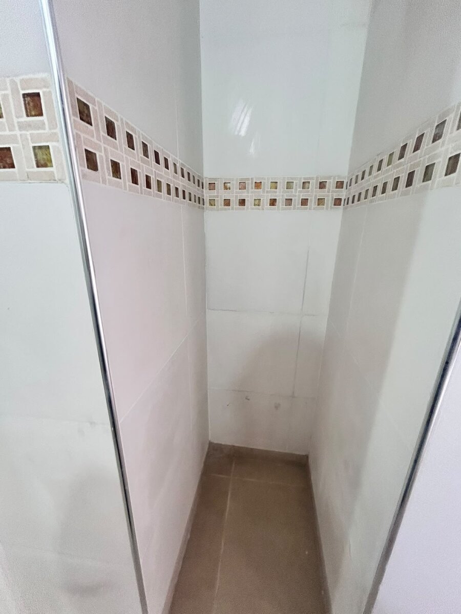 ALQUILER dpto planta alta con patio en zona sur - Imagen 10