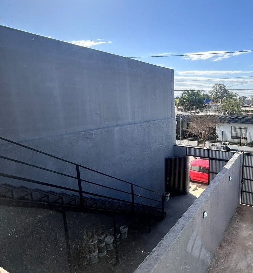 ALQUILER dpto planta alta con patio en zona sur - Imagen 7
