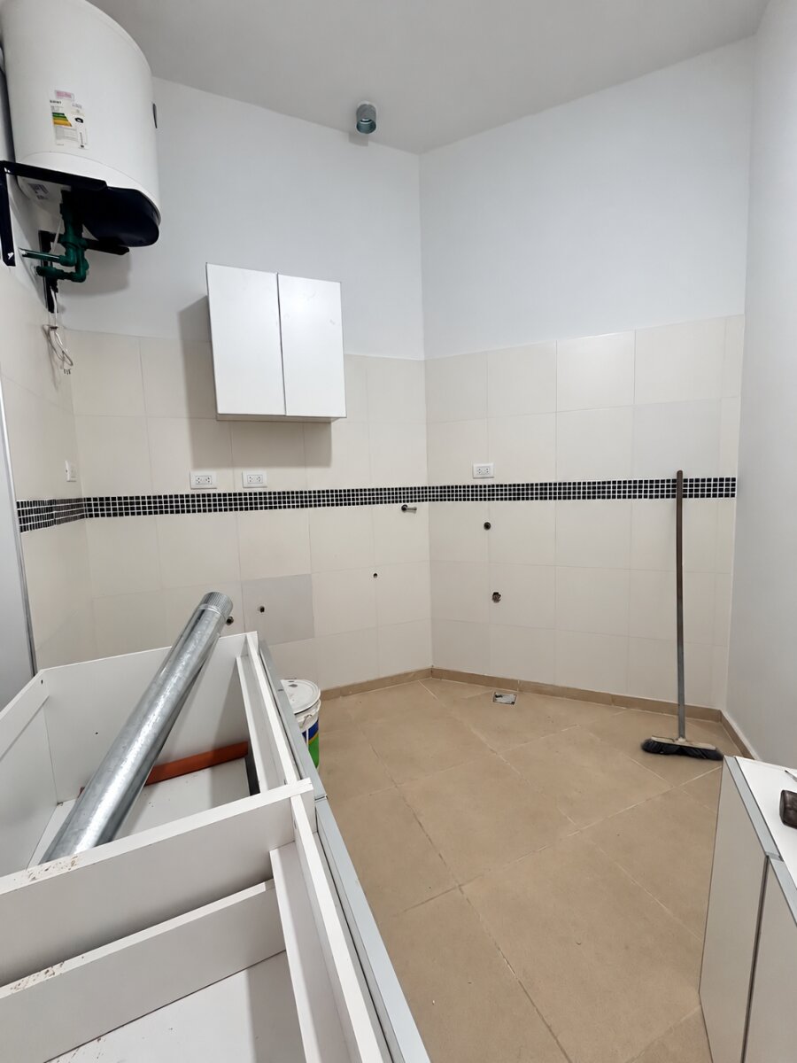 ALQUILER dpto planta alta con patio en zona sur - Imagen 11