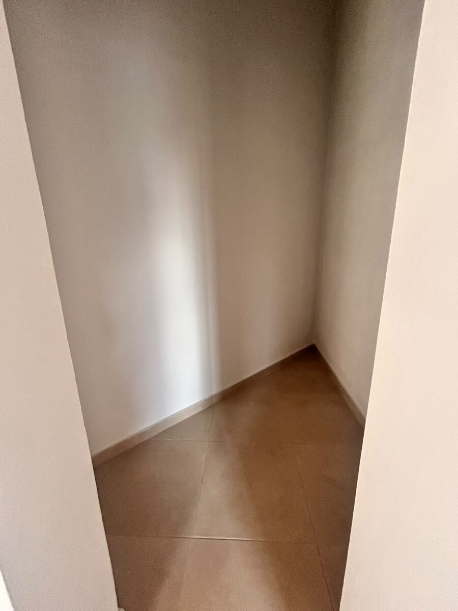ALQUILER dpto planta alta con patio en zona sur - Imagen 4